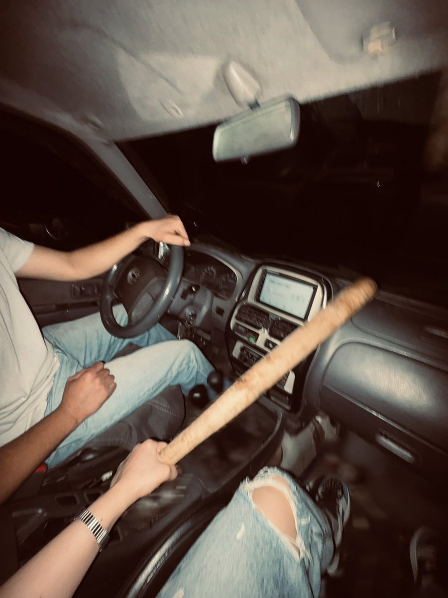 naveh_khan's tweet photo. تا نباشد چوب‌ تر 
فرمان نبرد دوست‌پسر be like. https://t.co/8P73NaQfeg