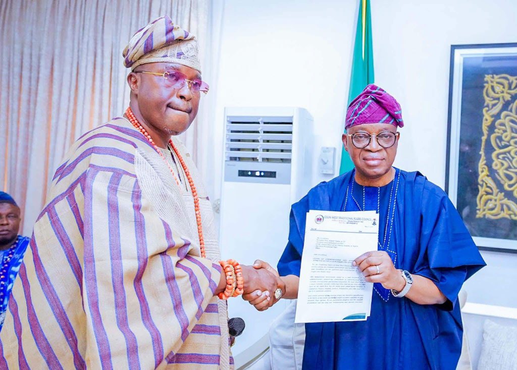 UtilityOpeyemi's tweet photo. Today, the Honourable Minister of Marine and Blue Economy, Adegboyega Oyetola, received the Forum of Osun West Monarchs in appreciation of the newly approved Osogbo–Iwo–Ibadan and Osogbo–Ikirun–Akoda–Gbongan road projects approved by President Bola Ahmed Tinubu GCFR. https://t.co/xFwyChLkbk