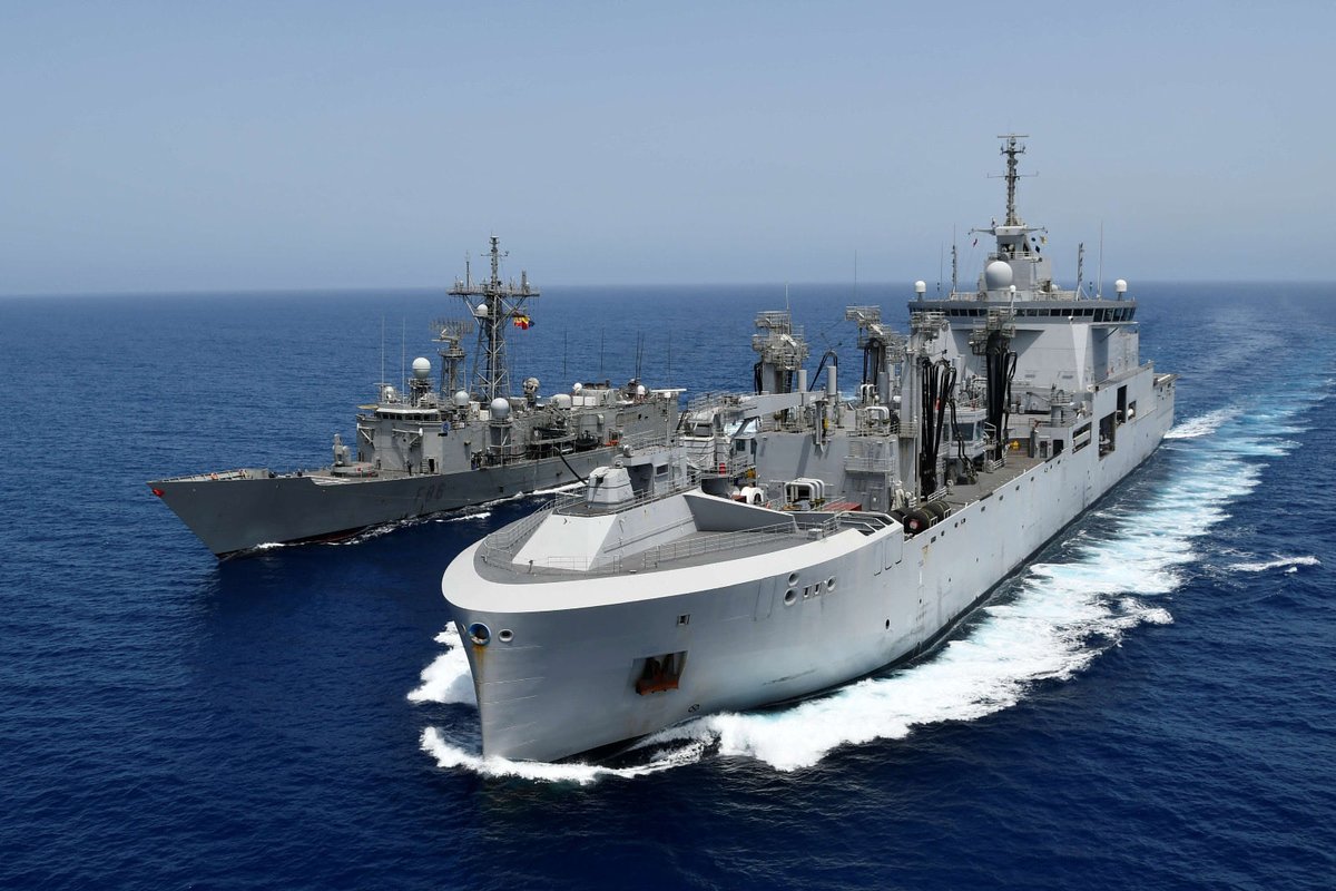EUNAVFOR's tweet photo. Keeping ATALANTA units present and operational in areas where piracy incidents occur is essential to maximize the response and effectiveness.  

📷 The manoeuvre between ATALANTA asset, ESPS CANARIAS, and the French Navy logistic support ship JACQUES CHEVALLIER. https://t.co/FGphtETpxU
