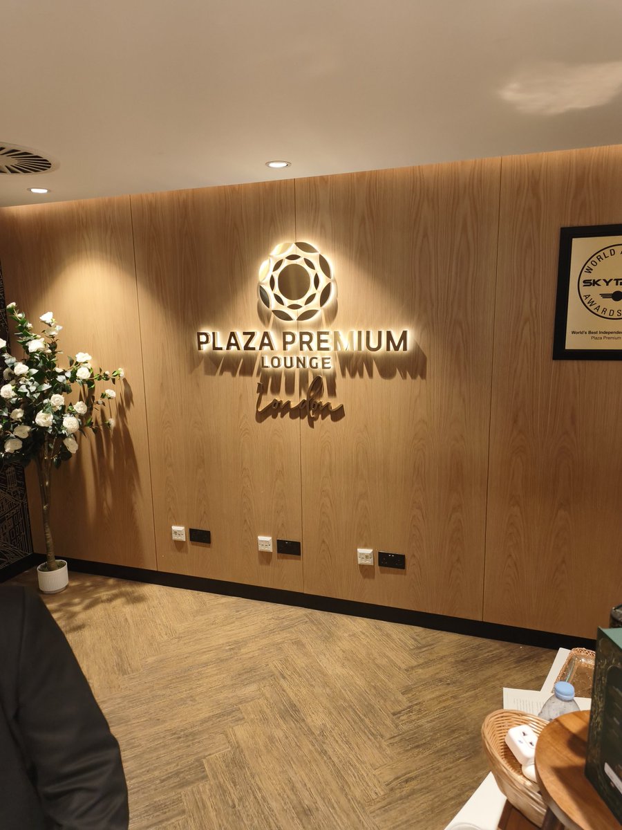 activeman57's tweet photo. @prioritypasscom @LloydsBank @Mastercard as far as I got in terminal 4.  The biggest sign on the desk is about abuse to staff.... They are rude and very dismissive 2hr waiting list.  I wouldn't recommend paying for this membership... 3rd rejection in 2 weeks very poor https://t.co/V3HX9syaLn