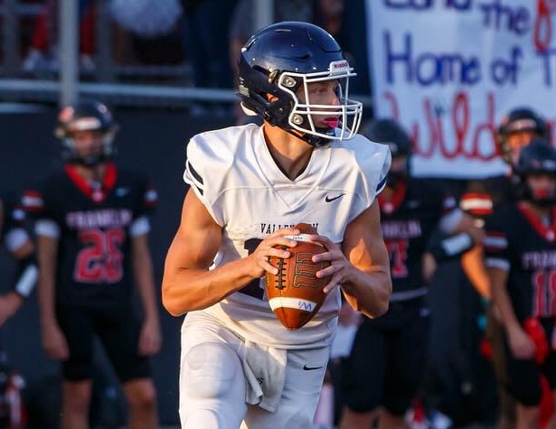 tsfootball's tweet photo. 2026 Video Snapshot: Valley View-https://t.co/sT5DCmqGnb
@jaron_may @char_cliff @tgiffootball @VV_HS_Football @browns_go @TheReportOhio @LoganScott5007 @937FBInsider @SWBLSPORTS @parkermckenz1e @SpartansView @IsaacJ314 https://t.co/XBHQ7XARa7
