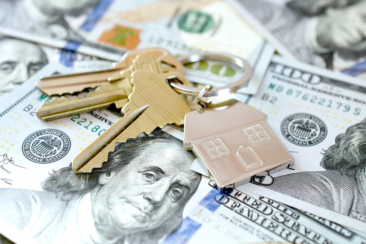 LaPerlaPR's tweet photo. Comprar casa nueva exige ingresos tres veces mayores que la mediana | https://t.co/fVcLjCc3v7

Una familia necesita $105,297 al año para obtener una hipoteca de vivienda nueva, frente a un ingreso familiar mediano de $34,730, revela un análisis de Estudios Técnicos, Inc. https://t.co/VcEvW2Z797
