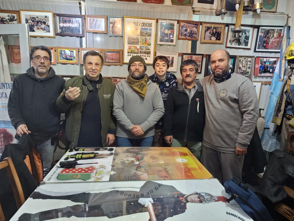 lu5cba's tweet photo. 🚒📻 Así vivimos la activación radial especial desde el Museo de los Bomberos Voluntarios de La Boca – LU025A - Los días 23 y 24 de mayo realizamos una actividad radial especial en el marco del Fin de Semana Internacional de los Museos. ¡La radioafición también conecta historia. https://t.co/3SfmWVA6xZ