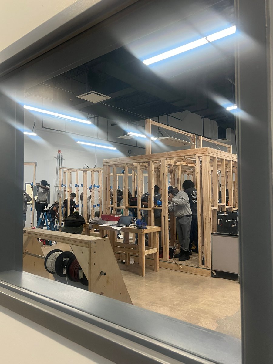 natrades's tweet photo. Inside the Electrical Technology lab at NATS, students work with real conduit, breaker panels, and wiring setups from day one. This is what trades training looks like. 
#ElectricalTechnology #TradeSchool #SkilledTrades #HandsOnTraining https://t.co/B36830r73A