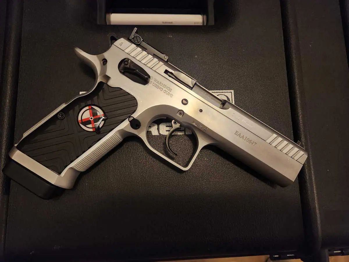 TacticalShit's tweet photo. Tanfoglio Witness Stock II 10mm, Xtreme Extras — Archive note.

 Complete case set with manuals, keys, and included accessories. Documentation date: Thursday, May 28, 2026. https://t.co/zQce4ldLvk