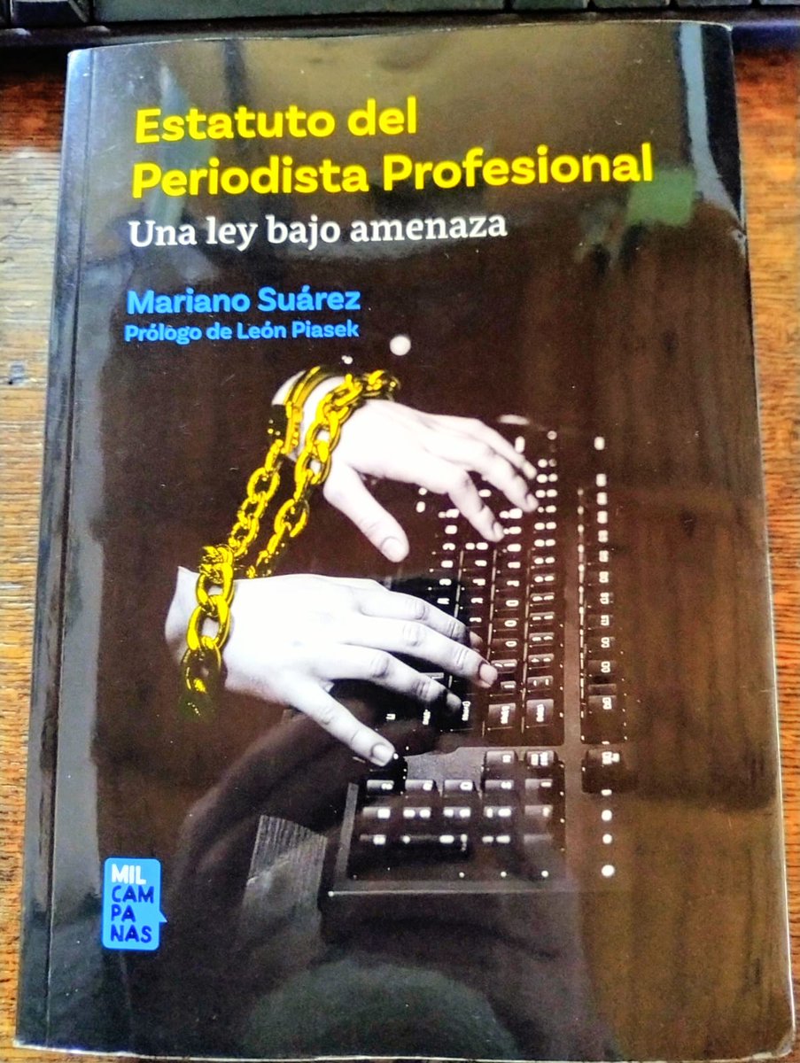 aracalacana's tweet photo. El Estatuto del Periodista comentado, contextualizado y relacionado con otras normas de organización de la producción de noticias en medios. El trabajo de @msuarez82 es enorme y ayuda a pensar cómo superar la derogación de la norma que el Congreso aprobó con la reforma laboral https://t.co/dSX6HO8ojE