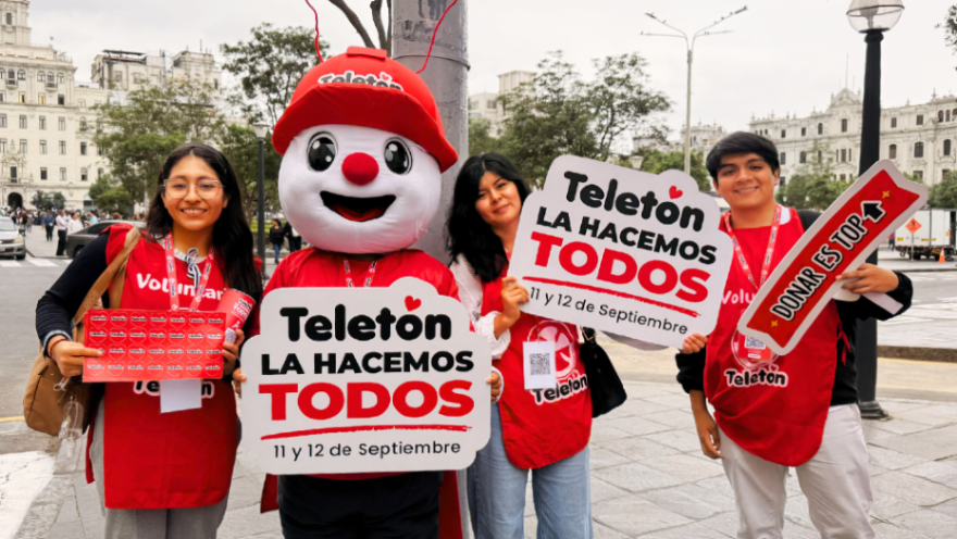 teleton_peru's tweet photo. ¡La Teletón 2026 ya arrancó! y el contador corre.
Ayer nuestros voluntarios salieron a las calles del Centro de Lima para la primera colecta de la campaña 2026: "Teletón, La Hacemos Todos". ❤

Ahora te toca a ti 👇 https://t.co/HyKXghXS4C