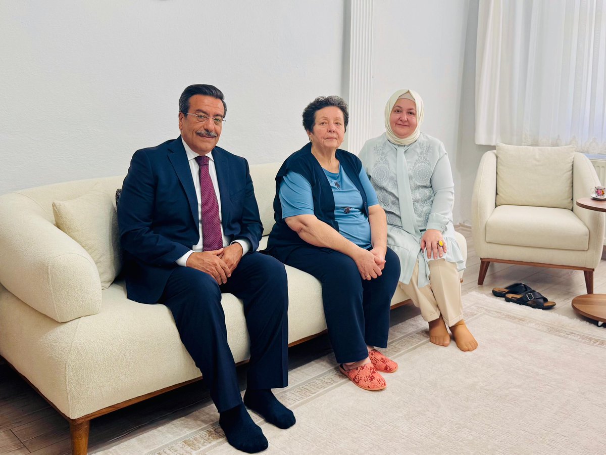 cumaliatilla23's tweet photo. Vatanımız İçin, Bayrağımız İçin, Ülkemizin Huzur ve Güvenliği İçin Şehadete Yürüyen Aziz Şehitlerimiz;

İlyas Arslan
Yalçın Karataş ve
Timur Aktemur’un,

Bizlere Emaneti Olan Kıymetli Ailelerine Bayram Ziyaretinde Bulunduk.

Şehitlerimizin Ruhları Şâd, Makamları Âli Olsun.. https://t.co/2CR4jZsSN5
