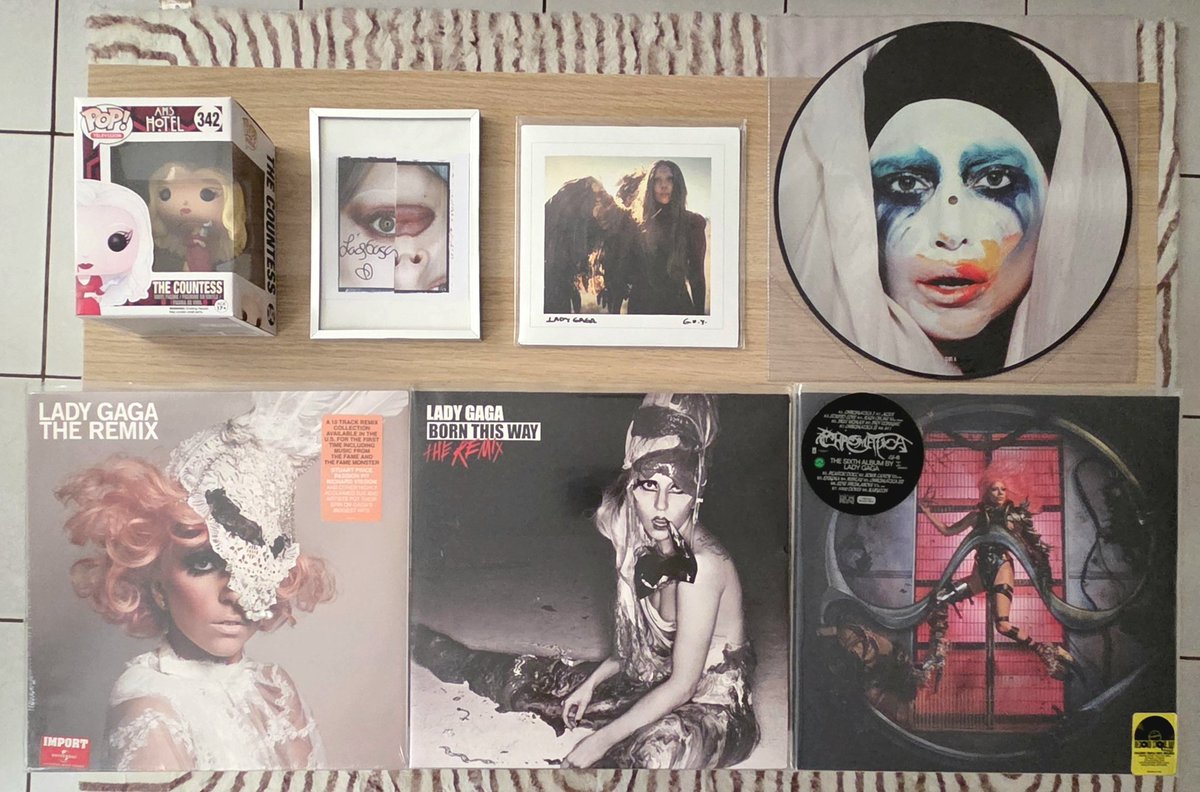 TinyTheMonster's tweet photo. Funko Pop The Countess ❤️ 
Signed MAYHEM Artcard 🖤 
G.U.Y Urban Outfitters Vinyl 🤎 
Applause Picture Disc 🩵
(My first vinyl ever)
The Remix Vinyl still sealed 🩷 
Born This Way Remix Vinyl 🩶 
Chromatica RSD Yellow Vinyl 💛 https://t.co/ziye7tZUT0
