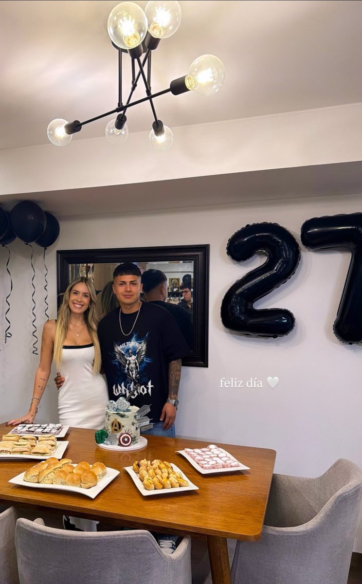 CubillasMatias's tweet photo. Y está periodista o influencer toque el trofeo de alianza solo por ser hija de leao butron a lado de un malagradecido traidor y limitado pise Matute que hipocresía de estás flacas metiéndose con jugadores está flaca nunca más debe pisar el terreno de juego que asco 🚩 https://t.co/43i2G50cLt