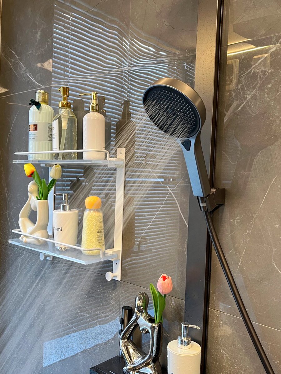 PlataPr's tweet photo. Tried the new no-wash hair spray today—game-changer! My hair looks fresh, soft, and totally hassle-free all day. Say goodbye to daily washes , https://t.co/ySJU1Wkz8P