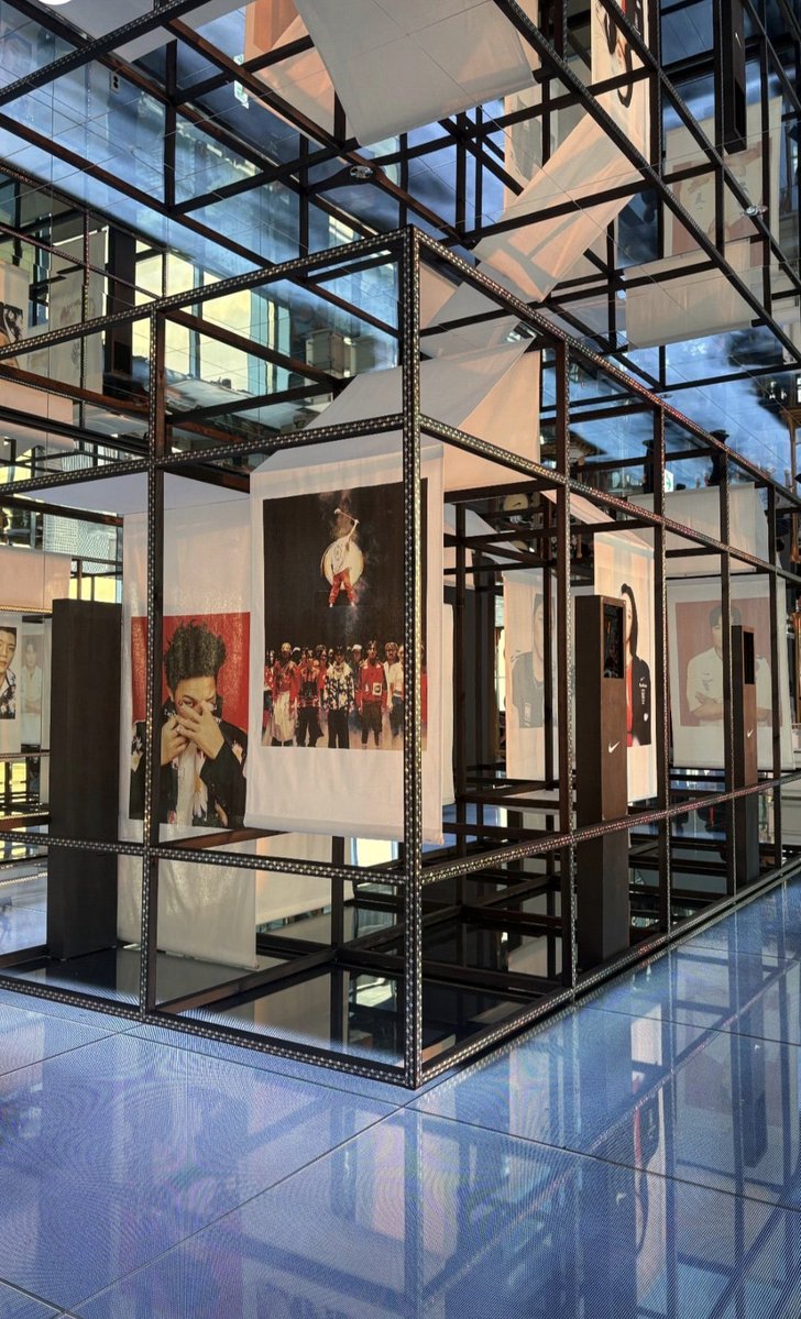 kwoncircles's tweet photo. The set is so beautiful 

G-Dragon’s PeaceMinusOne for FIFA 2026 World Cup https://t.co/XKt6YlN7vo
