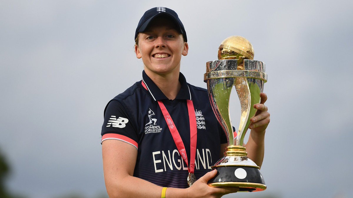 PCA's tweet photo. 1️⃣4️⃣ Tests 🔴
1️⃣6️⃣0️⃣ ODIs ⚪️
1️⃣3️⃣6️⃣ IT20s 💥

1️⃣ Heather Knight 👏

Congratulations to @Heatherknight55 on becoming the leading England Women’s appearance holder with 3️⃣1️⃣0️⃣ caps 🧢 

A brilliant achievement in overtaking the legendary @C_Edwards23 too 🙌

#ENGvIND https://t.co/1KSdFVFbYR