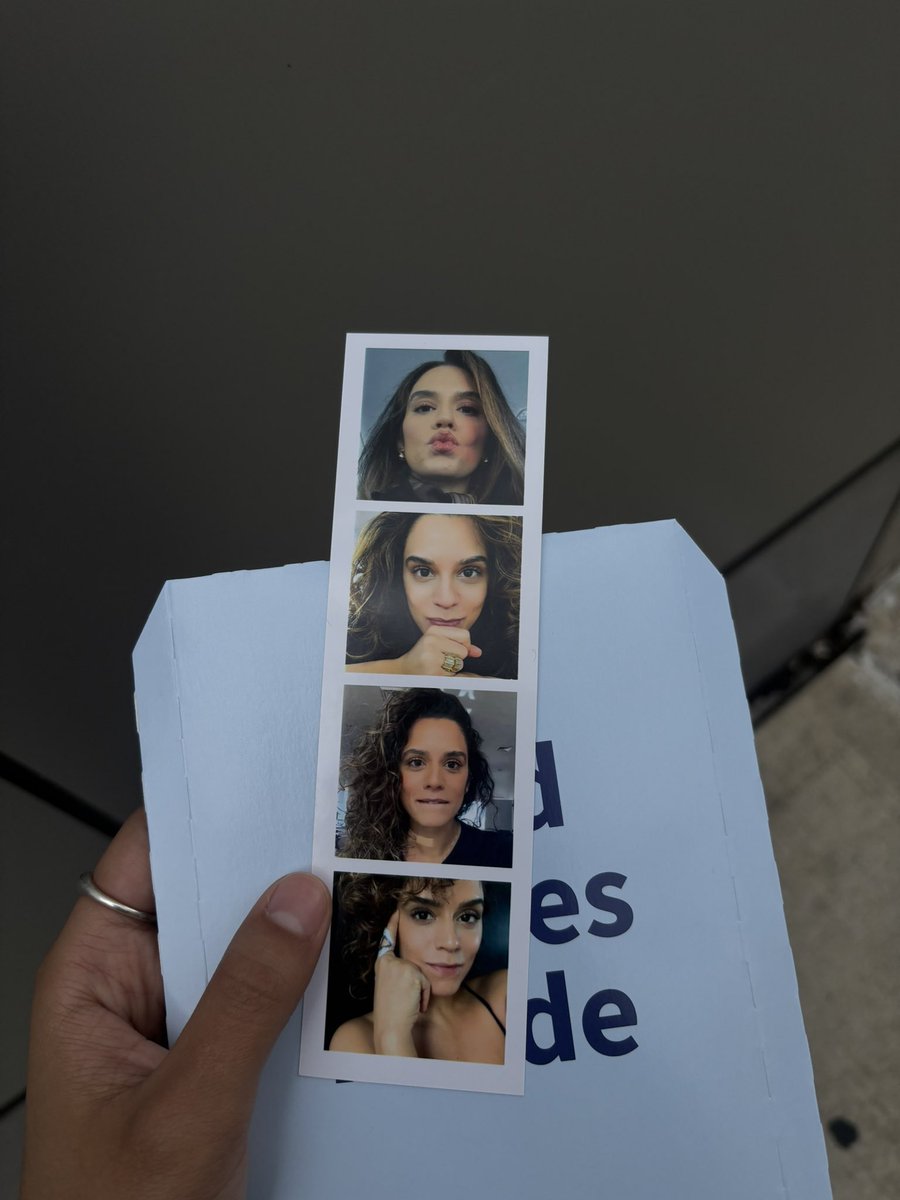 lespideh's tweet photo. i'll be giving out some of these on saturday for those waiting for her at the door (morning) and will prob hide them somewhere for those coming during the night!! https://t.co/14BAc0GeEm