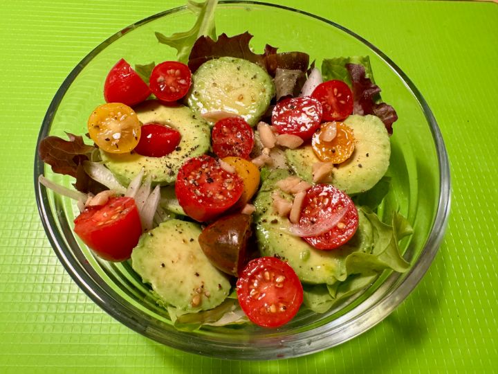 Capsurlart's tweet photo. Art of the Day! "Salade santé". Buy at: https://t.co/7HIAW4RF0h https://t.co/FFjs4JjbwD
