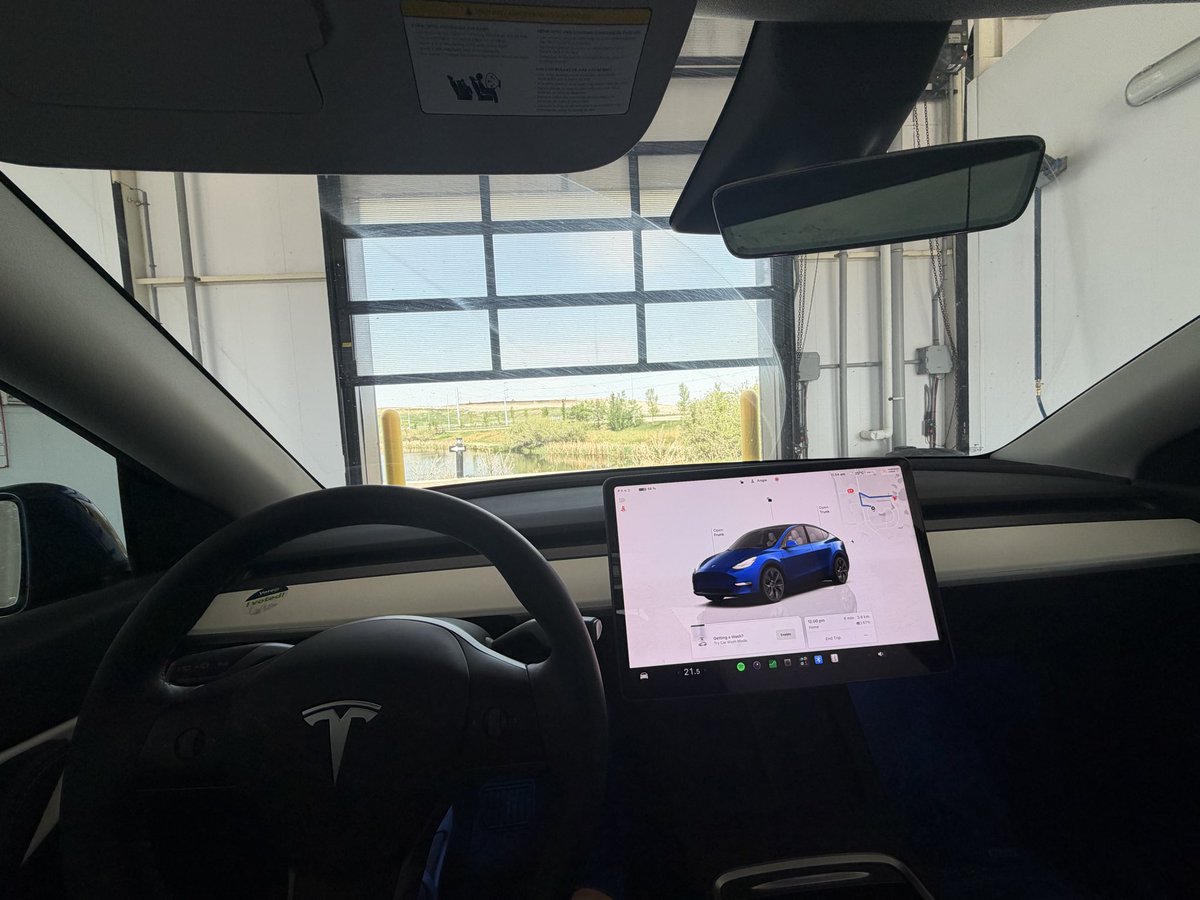 AngDean23's tweet photo. I can’t get over how easy it is to own this car. Not only did it drive me here but after it pulls in, she says “I still got you” and offers car wash mode. THIS CAR TURNED FOUR YEARS OLD LAST WEEK! And it’s just getting better and better. Incredible. Thank you @Tesla& @Tesla_AI ! And Happy Birthday. Booberry! 🫐🎉