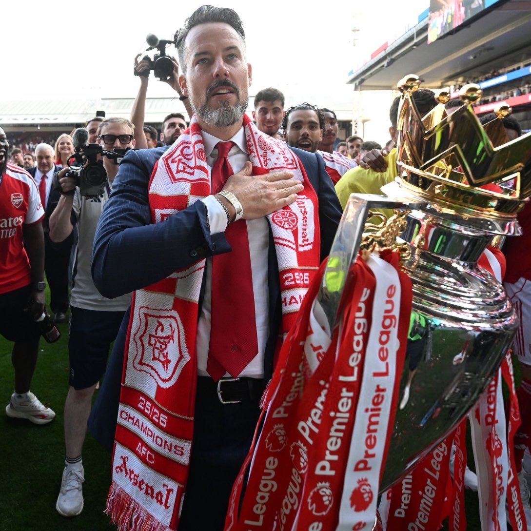 DailyAFC's tweet photo. 🗣️ Josh Kroenke: “I knew we were a sleeping giant that we needed to awaken in some way. There was almost a time when you were a closeted Arsenal fan. You were still a fan, but everyone was so on top of you at times, you were afraid to show your spirit.

“Everyone is flooding London with all of their Arsenal gear right now, and it just makes me so proud to see.” ❤️🥺 [@JamesOlley]