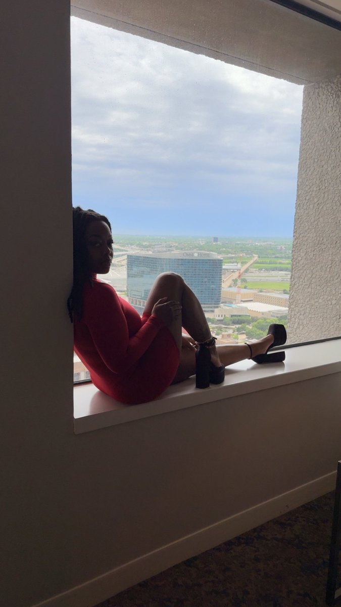 MistrixEden's tweet photo. I romanticize expensive habits. https://t.co/sD695oIuVE