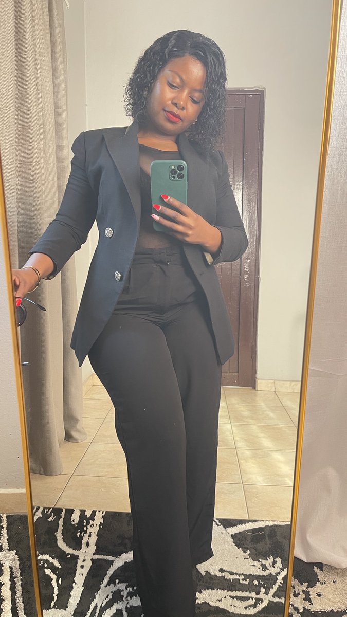 MThatanyane's tweet photo. #ootd 
♥️🖤 https://t.co/hjkJzH5cjM
