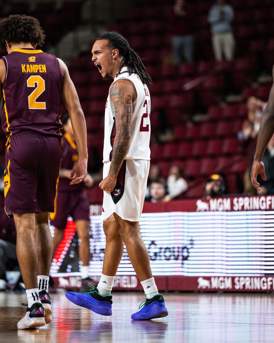 UMassMBB's tweet photo. Marcus Banks Jr. (@JustMxrcus_) enjoyed a historic season shooting the three, finishing as the program record holder for made threes in a game (10, vs. Central Michigan) and season (112).

#TBT | #Flagship🚩 https://t.co/WRqJxcWKmW