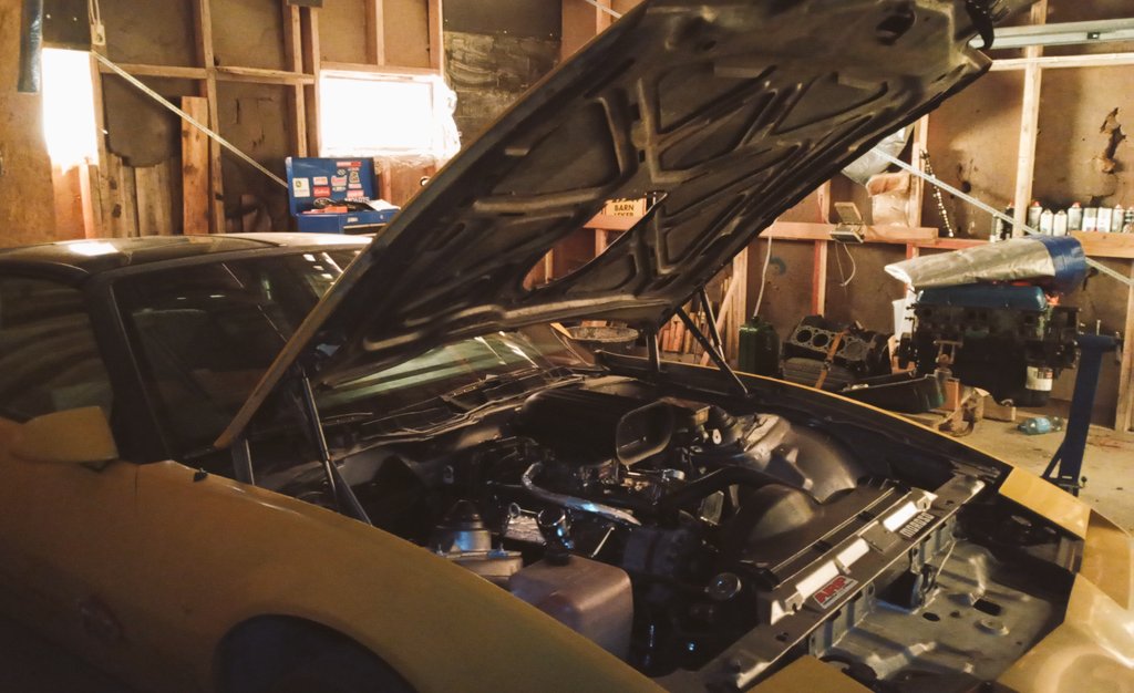 effemgee's tweet photo. My garage looks like a Car Mechanic Simulator 2021 loading screen https://t.co/KM1ZbFacOc