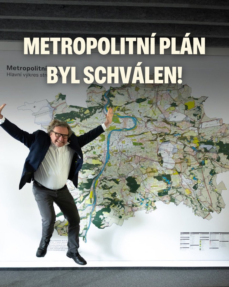 Hlavacek_P's tweet photo. Metropolitní plán byl právě schválen Zastupitelstvem hlavního města! Čtrnáct let práce stovek lidí se tímto přetavuje v nejdůležitější dokument pro budoucnost Prahy.

Na tento den jsem se těšil od samotného nástupu do funkce náměstka pro rozvoj. Byl to pro mě od začátku obrovský závazek a mám nesmírnou radost, že se nám to podařilo dotáhnout. Je to kolektivní úspěch celé Prahy a děkuji všem, kteří se na tvorbě Plánu podíleli.

V žádném případě neusínám na vavřínech. Schválením nového územního plánu jeho příběh nekončí, ale naopak začíná. Nyní je třeba dohlédnout, aby nezůstal jen na papíře. A můžu slíbit, že pro to udělám maximum.