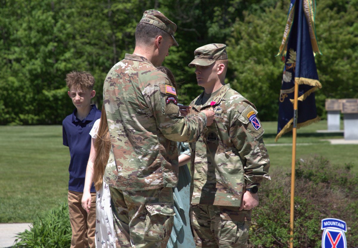 10MTNDIV's tweet photo. 1st Mobile Brigade Combat Team, 10th Mountain Division (LI), conducted a relinquishment of responsibility ceremony for Command Sgt. Maj. Michael J. McQuality on May 26, 2026 at Fort Drum, NY.

#ClimbToGlory #10thMountainDivision

@18airbornecorps https://t.co/FFXQKUi82F