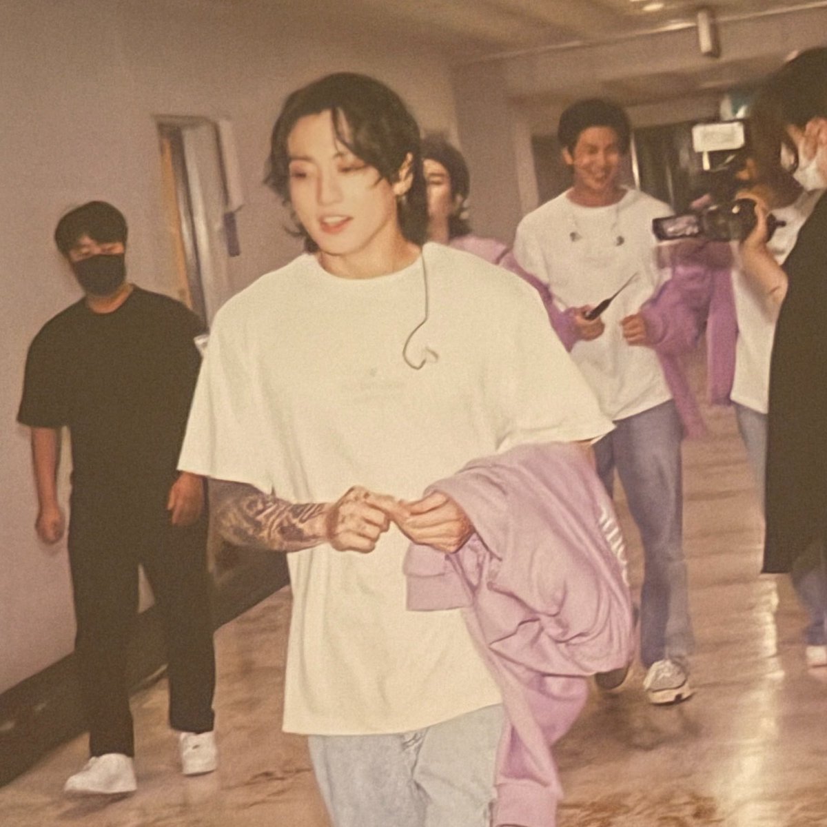 bts_jungkookyie's tweet photo. Memories ✨ https://t.co/0eZWy6bZjO