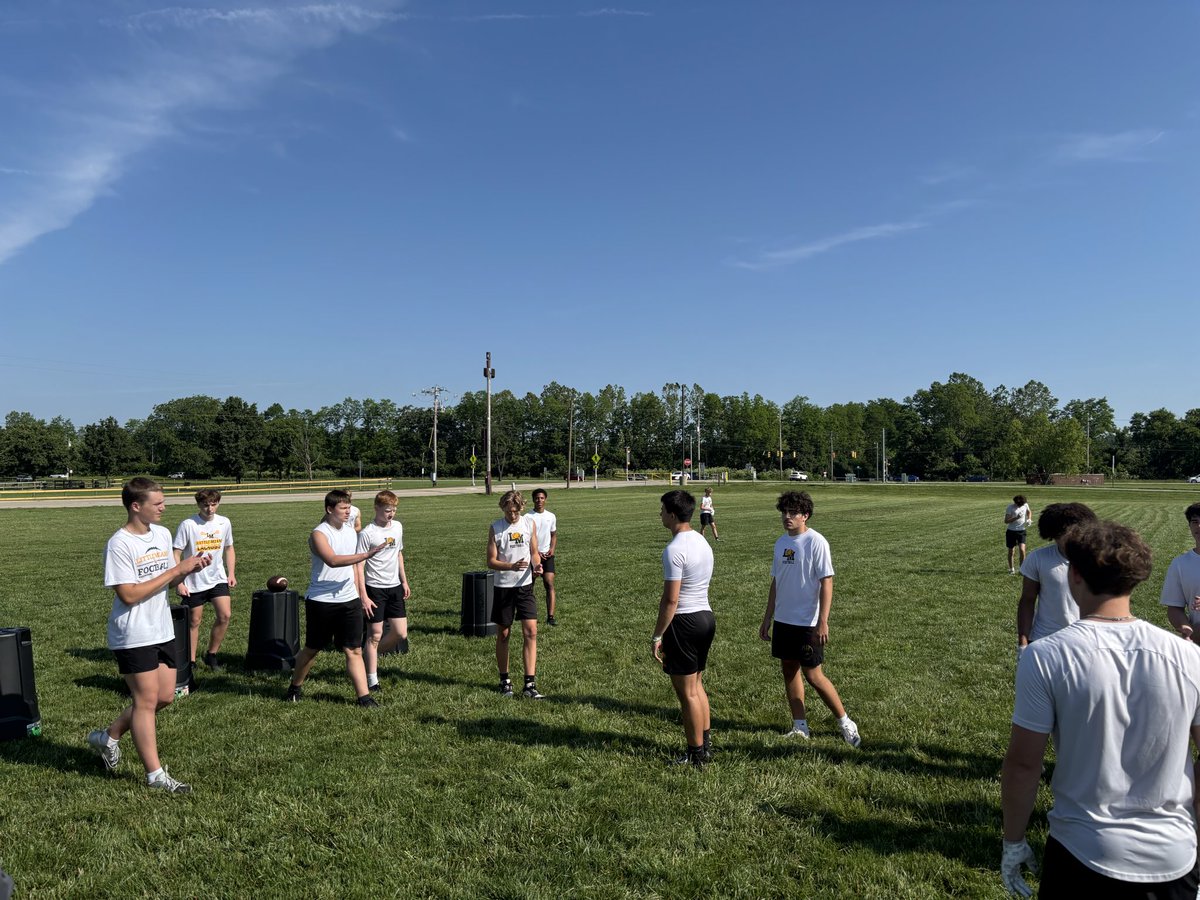 LittleMiamiFB's tweet photo. Week 1 of summer !    7-12th grade football is Finding A Way!  @LM_Athletics https://t.co/NCb2L1tbMh