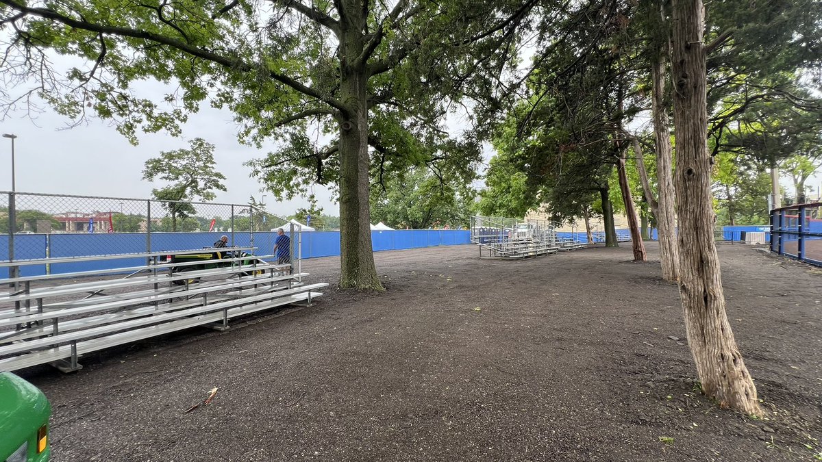 HeroesOfMtOread's tweet photo. Beware of The Slog?
Nope…#TheBackyard held up to rain and clearing out. Th Hog Should be GTG! https://t.co/zYCmeg6i4m