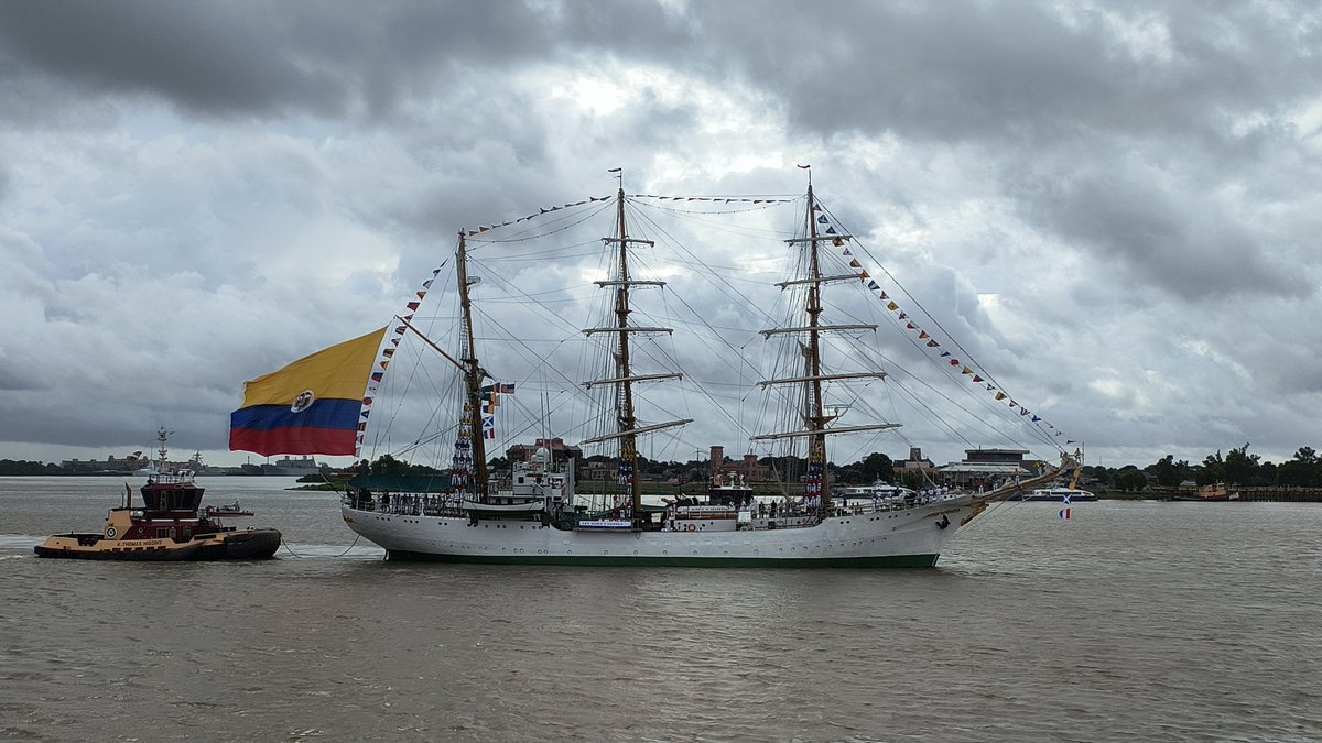 CutterEagleFA's tweet photo. A few photos from today's parade! Loving all the tall ships here! https://t.co/7sNLEC67lO