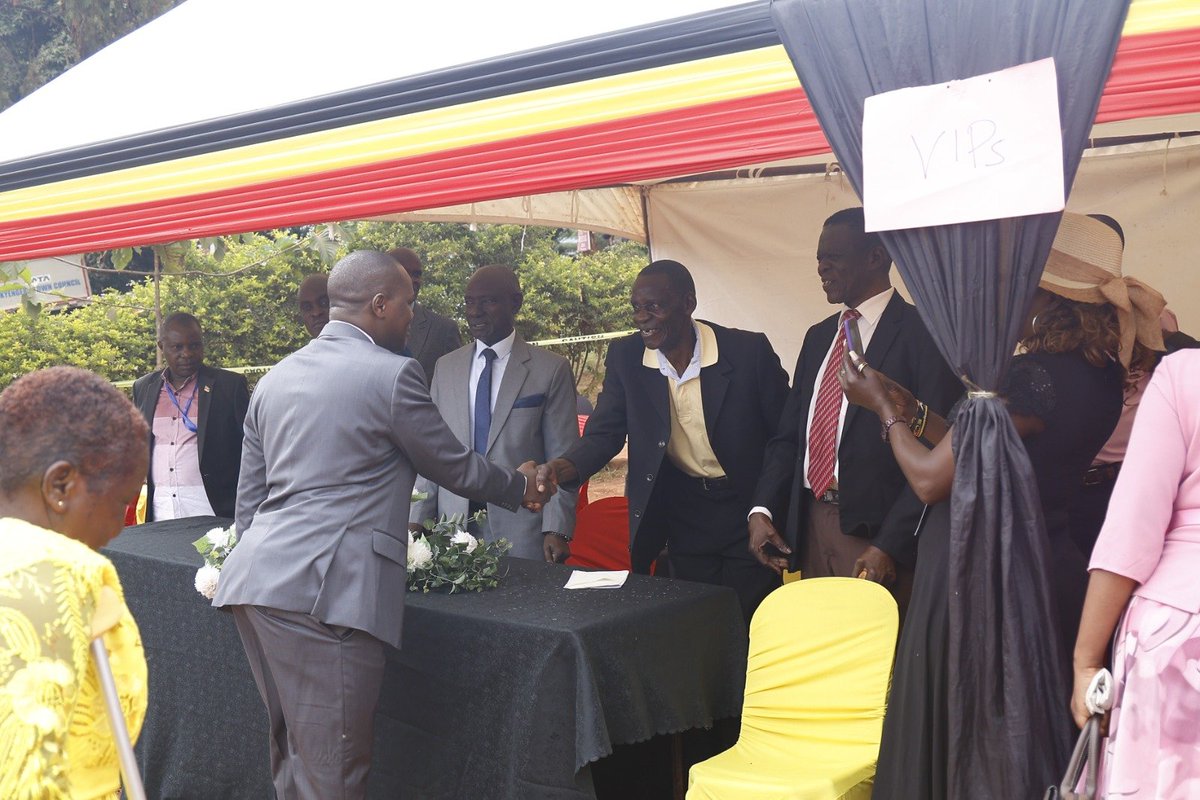 WakisoDLG's tweet photo. @KyengeraC  TC has officially sworn in Mayor-Elect Joseph Semugera Bitokote together with 49 councillors in a ceremony held today at the headquarters, presided over by CAO Bukenya Mark Jude. The new leadership now takes office to serve the town council. https://t.co/B4YaGxgWWC