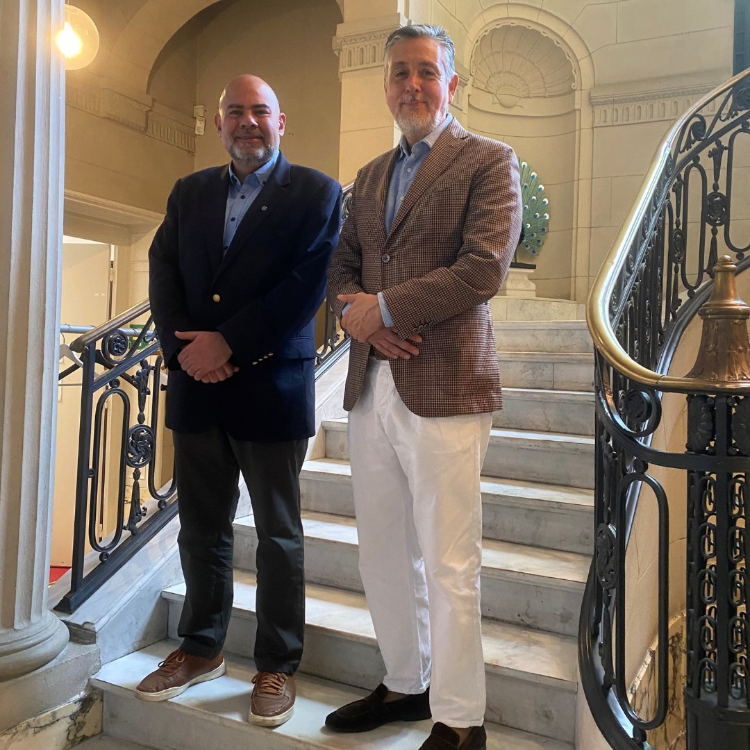 UIL's tweet photo. Thank you to Professor Sebastian Galindo, UNESCO Chair on Evaluation in Non-formal and Informal Learning Programmes (United States of America), for visiting UIL today.

We greatly appreciated the valuable exchange and look very much forward to the further collaboration! https://t.co/pkbhdxou3U