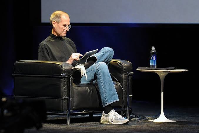 adilmania's tweet photo. New Balance 992 - Steve Jobs Edition.

feels good to walk in the GOAT shoes. https://t.co/J40OZz76p3