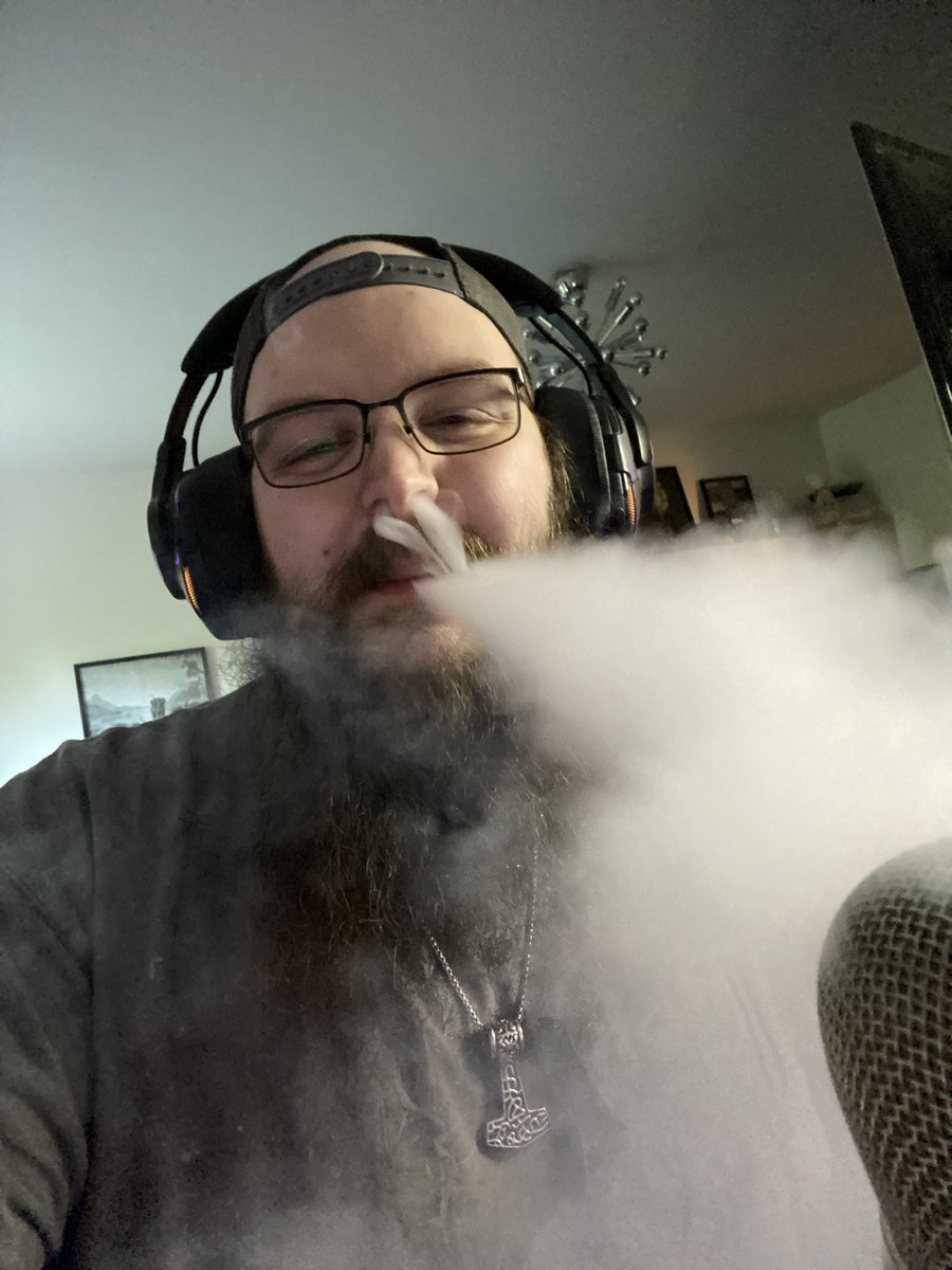 Bearded_North's tweet photo. We be racing for legend island and to find all the roads tonight! https://t.co/jh3n5xB9ff https://t.co/ThW4HAomht