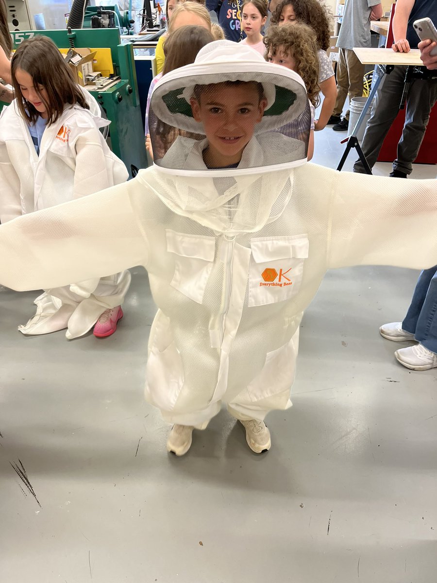 MECSDSpartans's tweet photo. Welcome, Class of 2036!

Homer Brink’s entire second grade team took a tour of the high school yesterday!

A special thank you to Mr. Brown, Mr. Beard, and Mrs. Mastroianni for their hard work in creating such a meaningful experience for our students. https://t.co/eH2a2nf8Yj