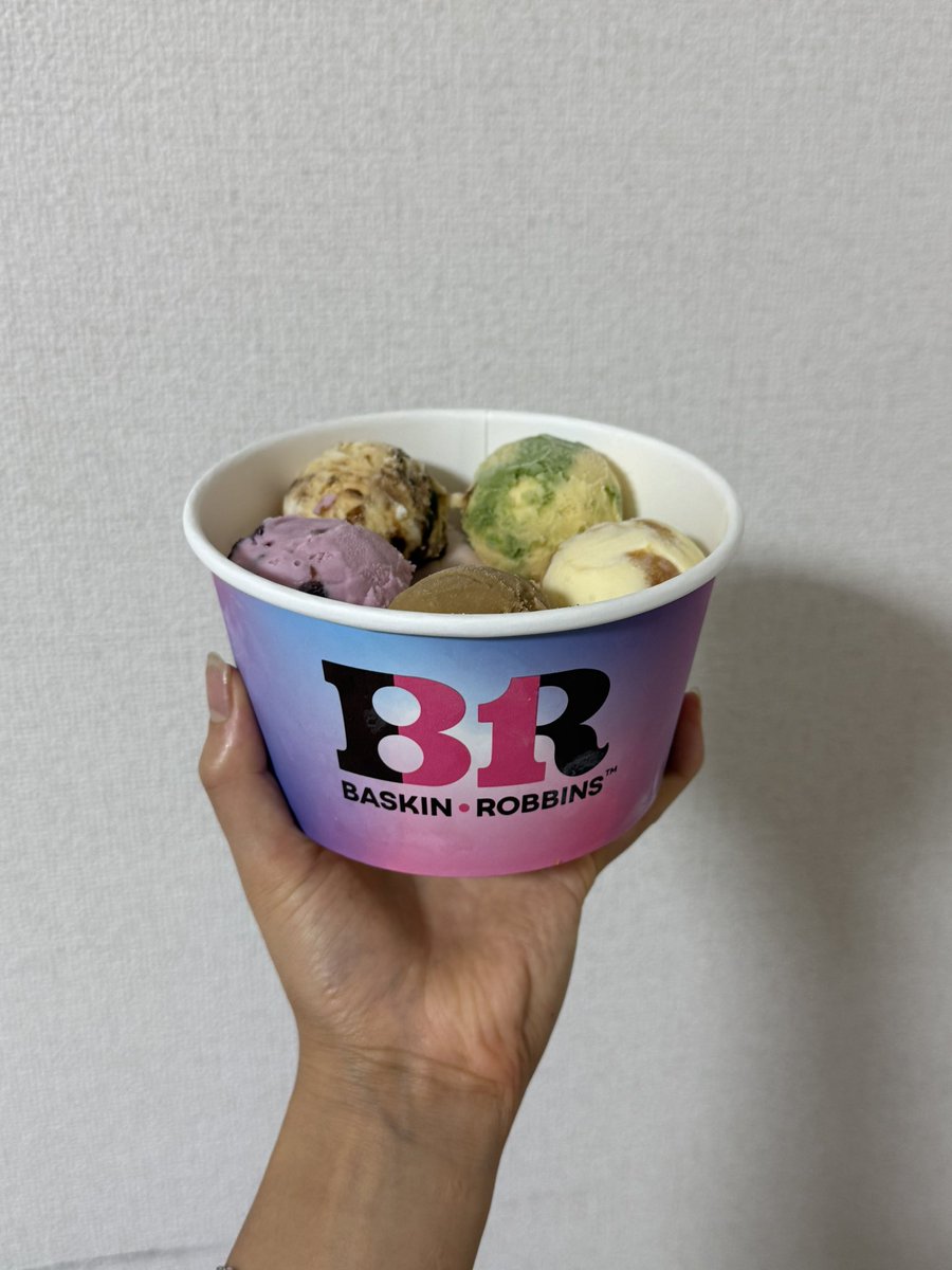 ayagohan014's tweet photo. 誰にも何も言われず、好きなものを頼んで好きな時間に食べ、独り占めにできるのが単身の特権なのです。 https://t.co/noCA6AWQnV