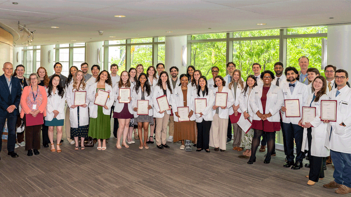 UMassChan's tweet photo. The @UMassChan chapter of the Gold Humanism Honor Society inducted 41 people on Wednesday who have demonstrated compassionate, patient-centered care. Here are the inductees: https://t.co/LgwooeLcDf #GHHS @GoldFdtn @UMassMDPhD @Baystate_Health @UMassMemorial @UMass_Medicine @UMass https://t.co/rUfMIs6xF7