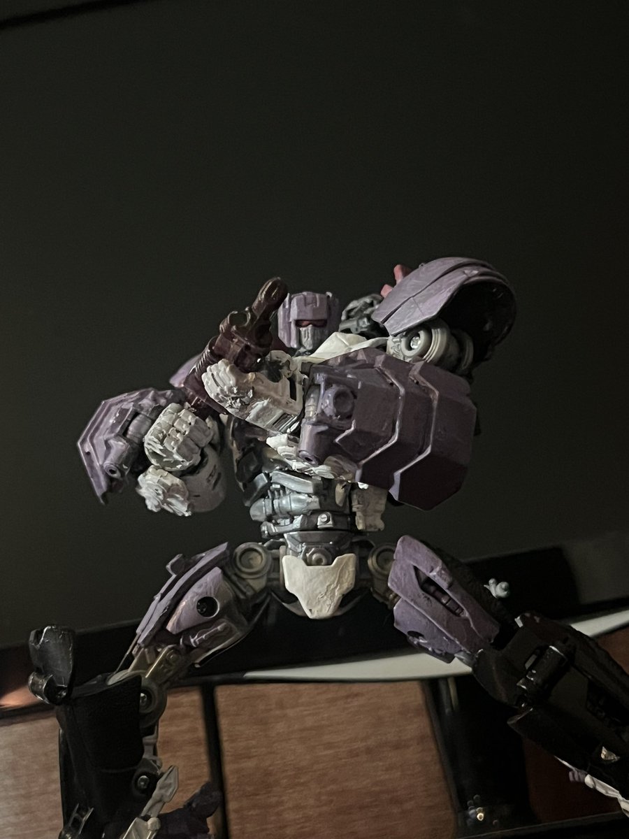 magnescustoms's tweet photo. “What prime you’ve never seen a decepticon like me before” my custom Rotb Apeface . https://t.co/9JVByZfZDV