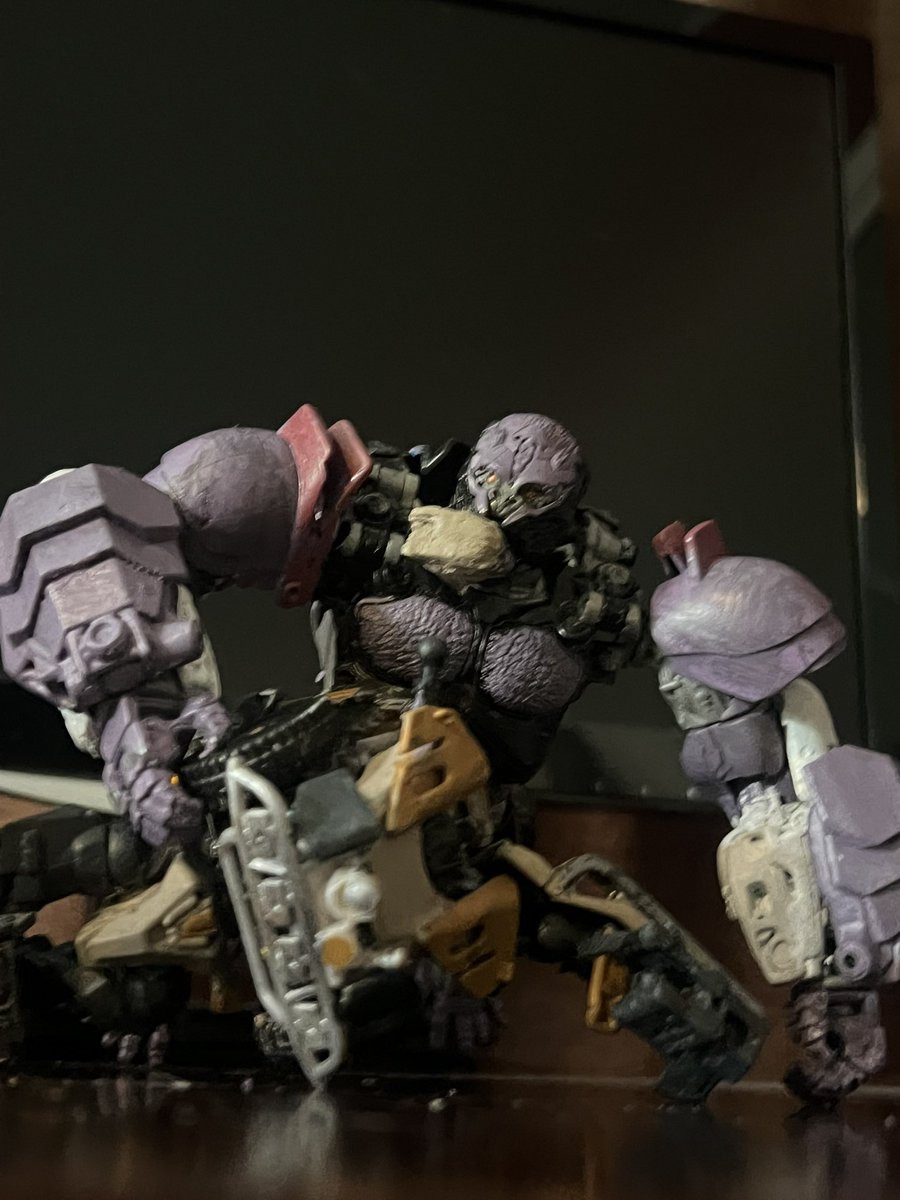 magnescustoms's tweet photo. “What prime you’ve never seen a decepticon like me before” my custom Rotb Apeface . https://t.co/9JVByZfZDV