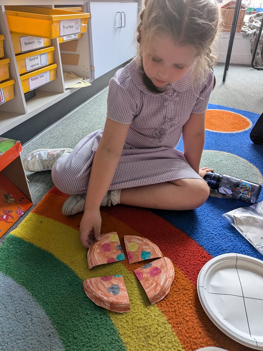 AitkenbarPS's tweet photo. Super Fraction work today in P2 π€© Children recognised halves and quarters, some even recognised thirds, fifths & tenths π‘ #supermaths https://t.co/75xCwWOoay
