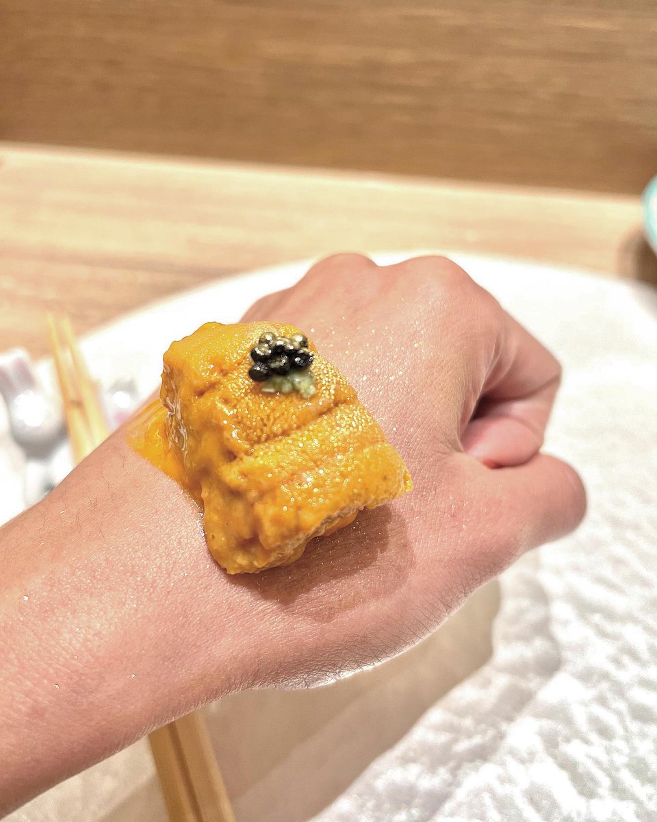 ElishaaaJ's tweet photo. With delicious food in hand, all your troubles disappear. https://t.co/TPXYqdijfb