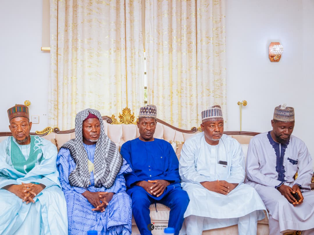 GovAgbuKefas's tweet photo. Earlier today at TY Danjuma House in Wukari, I received the leadership of the Muslim Council of Nigeria, Wukari Chapter, for a Sallah homage.  

I used the occasion to reaffirm our commitment to peaceful, harmonious coexistence free from discrimination of any kind. I also urged our religious leaders to remain vigilant and guard against anything that could threaten peace and stability in the community.

#MovingForward