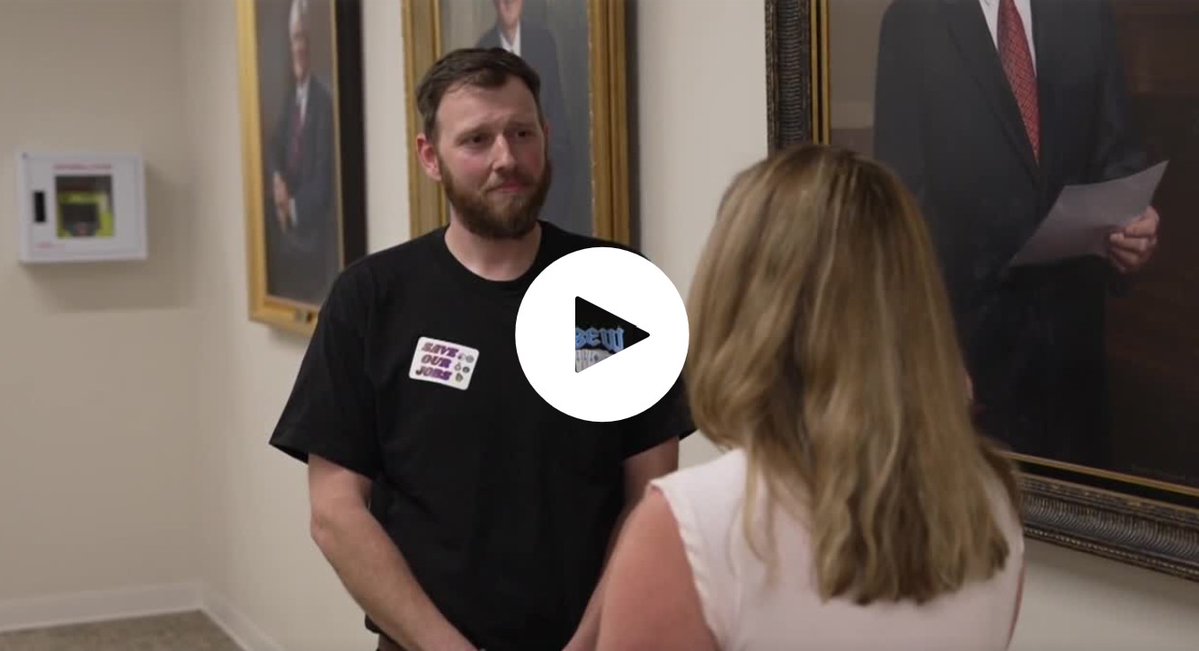 PaulSteidler's tweet photo. 1 of 4/Some will say it does not make for “good television” to have a hard-working #electrician discuss how #DataCenters have dramatically improved his life, that of his family, and his fellow workers. But Josh Price’s story is important and kudos to WTRV in Richmond, VA …. https://t.co/0uKKGN9R1Y