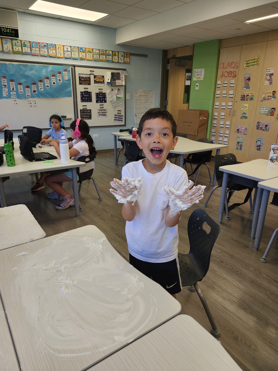 EuclidCheung's tweet photo. End of School year tradition- Shaving Cream Art! ##euclidexplores #rtsd26lifeready https://t.co/EJGSufrbUI