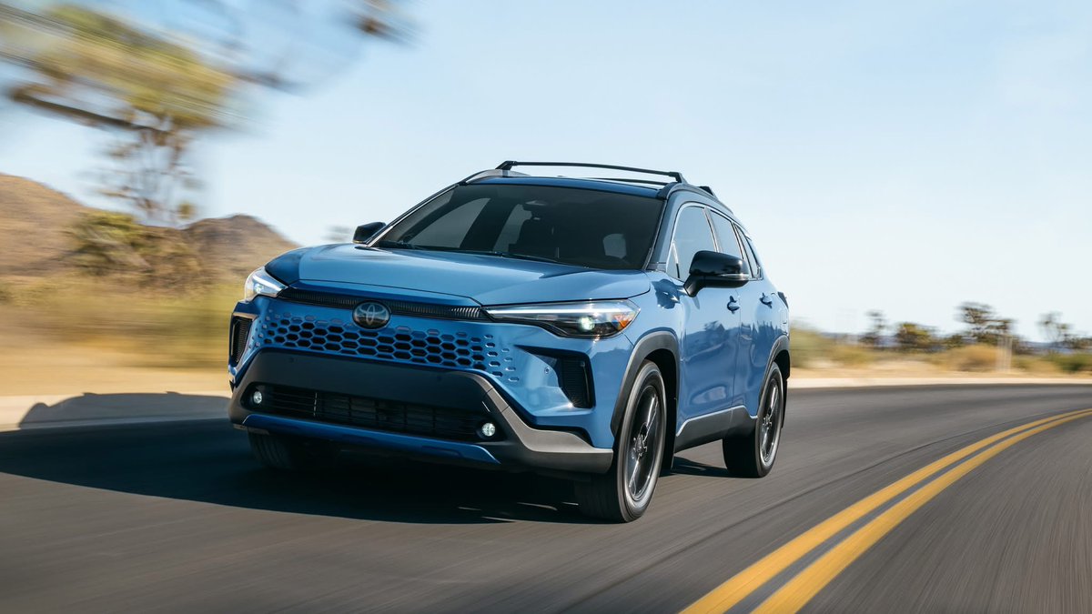 ToyotaZanes's tweet photo. Blue skies and open roads await. Experience the drive in a Corolla Cross! 🛣️ #CorollaCross #LetsGoPlaces https://t.co/tDJtofssdK