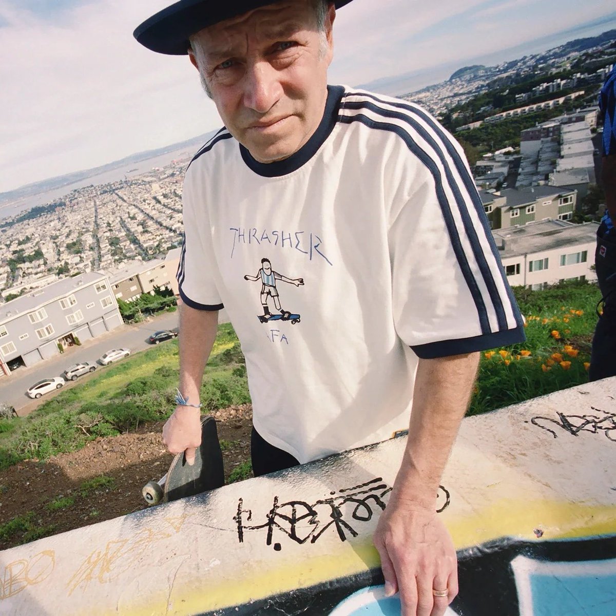 ModernNotoriety's tweet photo. Mark Gonzales for Thrasher x AFA x adidas 🇦🇷🛹

🗓️ June 1st https://t.co/8NGuhRxNiq