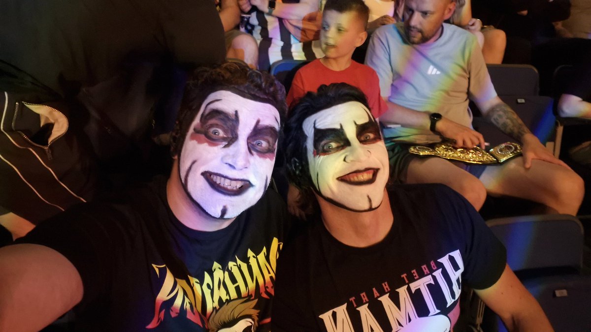 Les_Longley's tweet photo. YOU ARE CURSED #WWELiverpool 
#WWE #Liverpool #CURSED https://t.co/MWxqvj1Bje