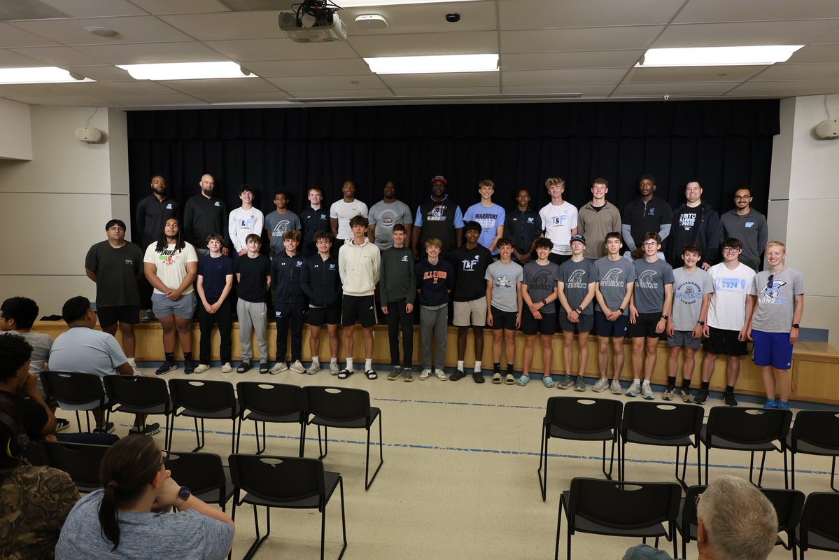 WB_ATHLETICS's tweet photo. 🏅BOYS TRACK & FIELD STATE SENDOFF

This morning we held our State Sendoff for Legend Alka, Miteku Branch, Jax Dyers, Odin Gay, Nick Hackett, Evan Haworth, Josiah Marlowe, OJ Powell, Jorge Rosales, and Hayden Roscoe who will be representing the Warriors this weekend at the IHSA Boys Track & Field Championships in Charleston, Il! #DubsUp @WB_TracknField @WillowbrookHS1 @dkrausewb