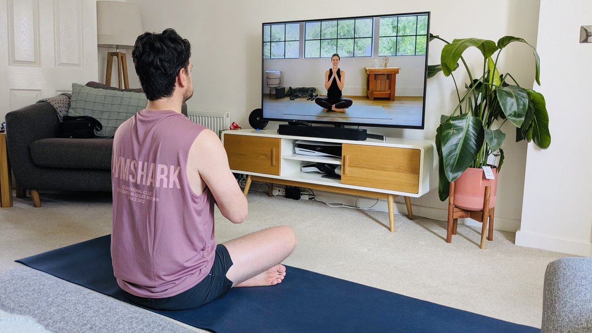 DanStarkey's tweet photo. Taking some time out for yoga, I've been feeling achy and stiff after a few runs recently so felt like I needed this https://t.co/fJGHvcwW5u